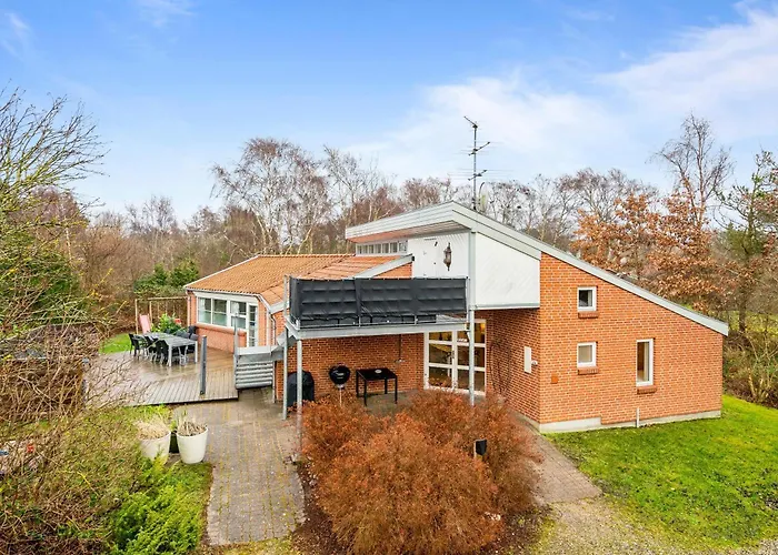 Spacious And Inviting Pool House With Spa, Sauna, Rooftop Terrace And For The Whole Family Just 300 Metres From The Water And Close To Сasa de vacaciones *