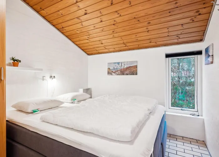 Сasa de vacaciones Spacious And Inviting Pool House With Spa, Sauna, Rooftop Terrace And For The Whole Family Just 300 Metres From The Water And Close To *