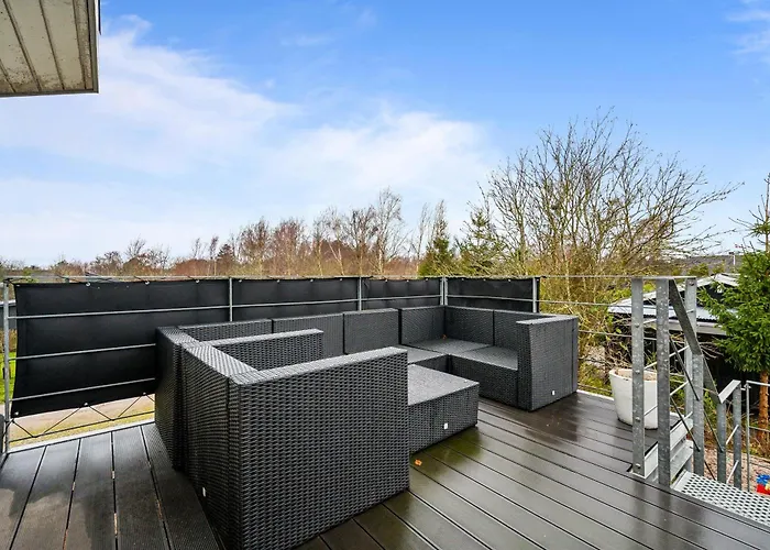 Spacious And Inviting Pool House With Spa, Sauna, Rooftop Terrace And For The Whole Family Just 300 Metres From The Water And Close To * Ebeltoft